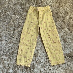 ❤️3/$30 Zara light yellow floral print girls cargo pants size 9
